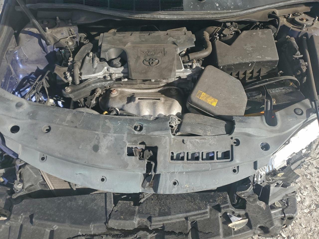 2015 TOYOTA CAMRY LE photo 11