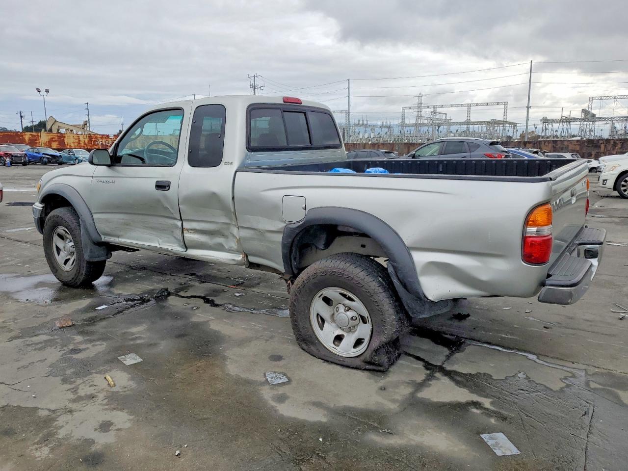 2003 TOYOTA TACOMA photo 2