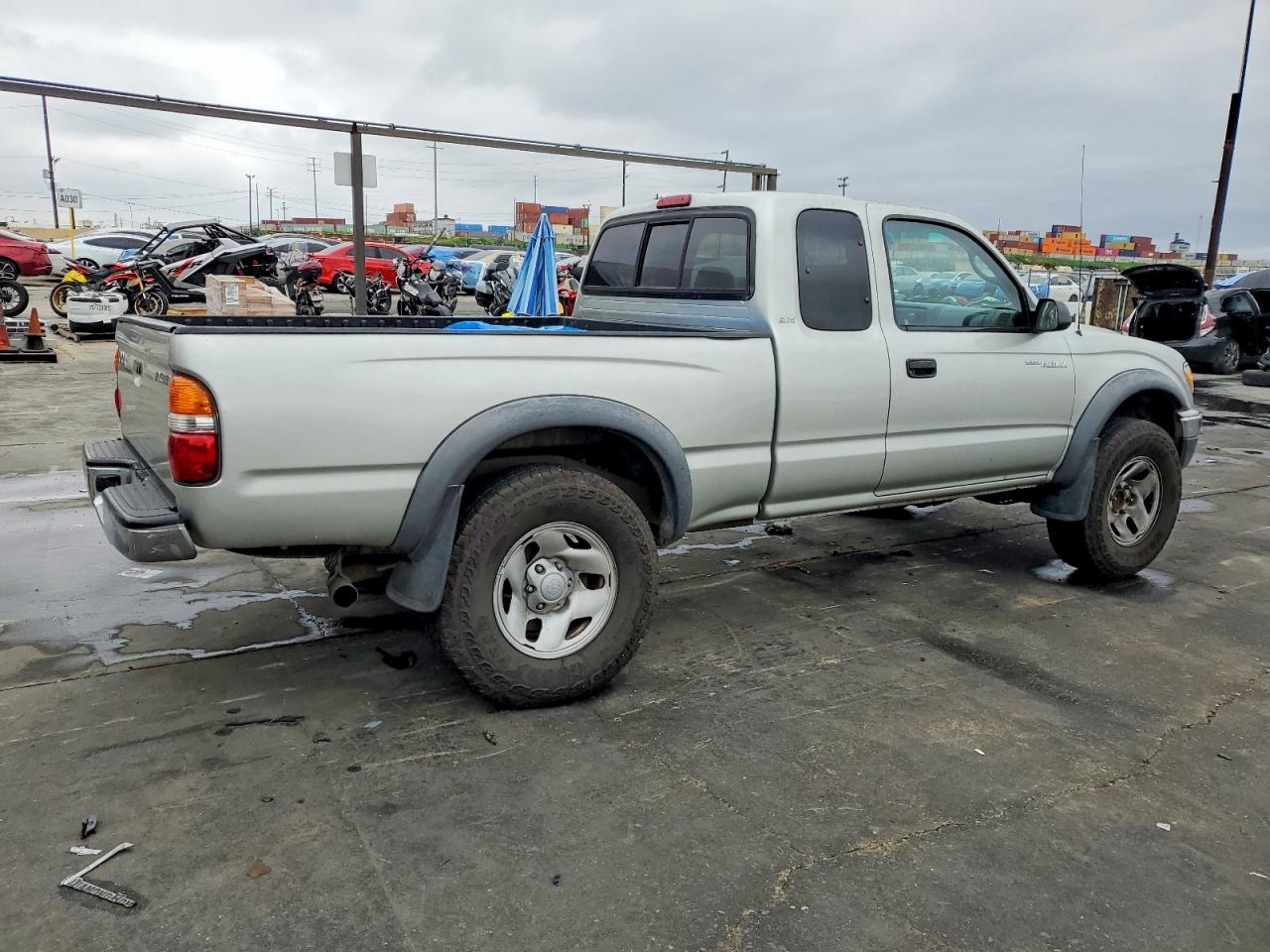 2003 TOYOTA TACOMA photo 3