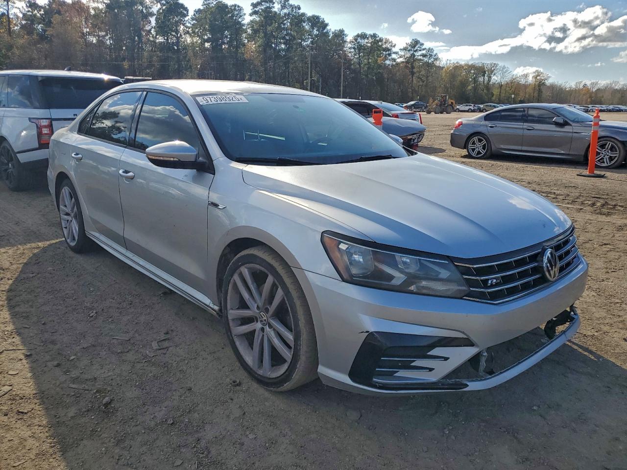 2018 VOLKSWAGEN PASSAT S photo 4