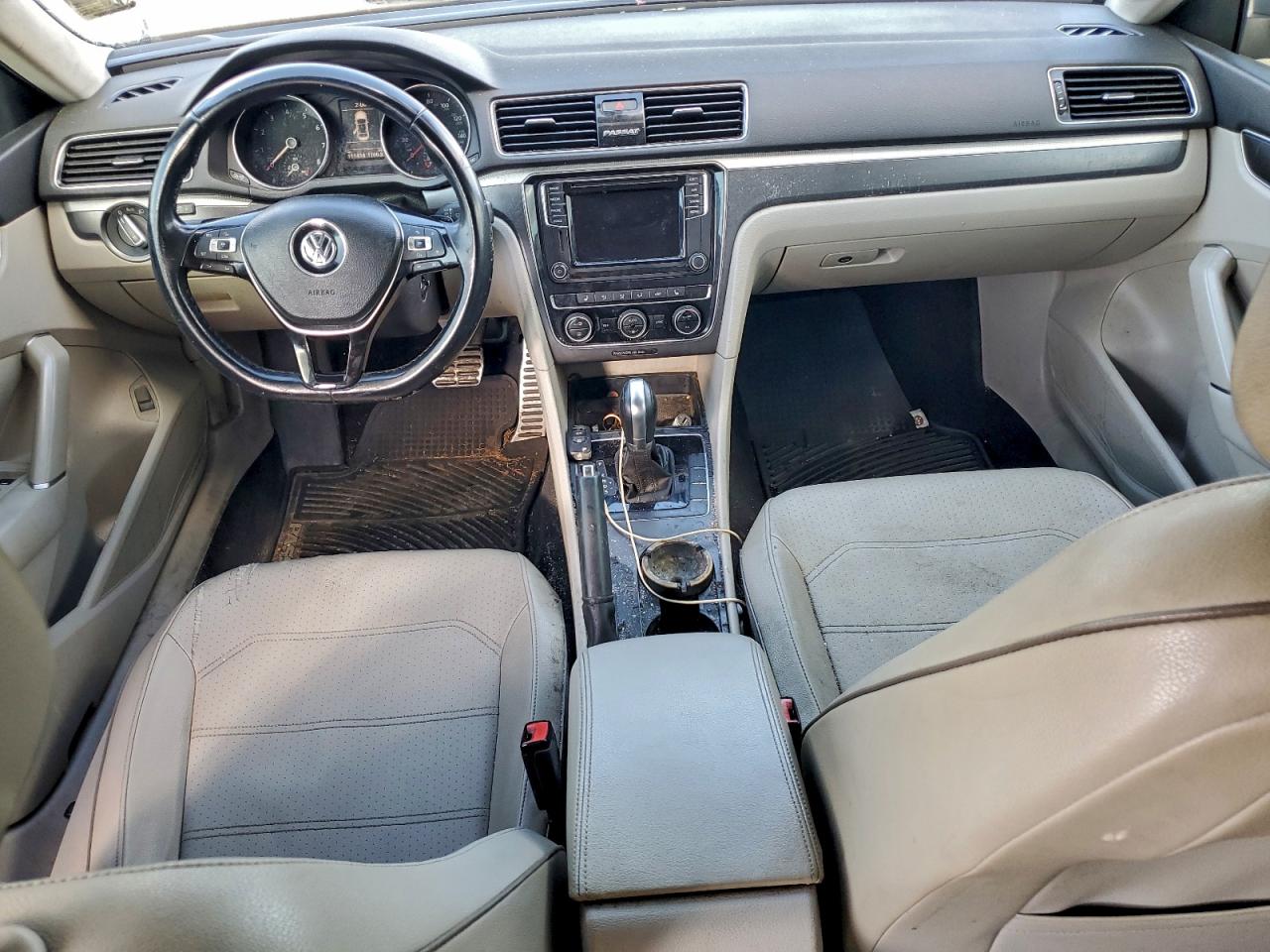 2018 VOLKSWAGEN PASSAT S photo 8