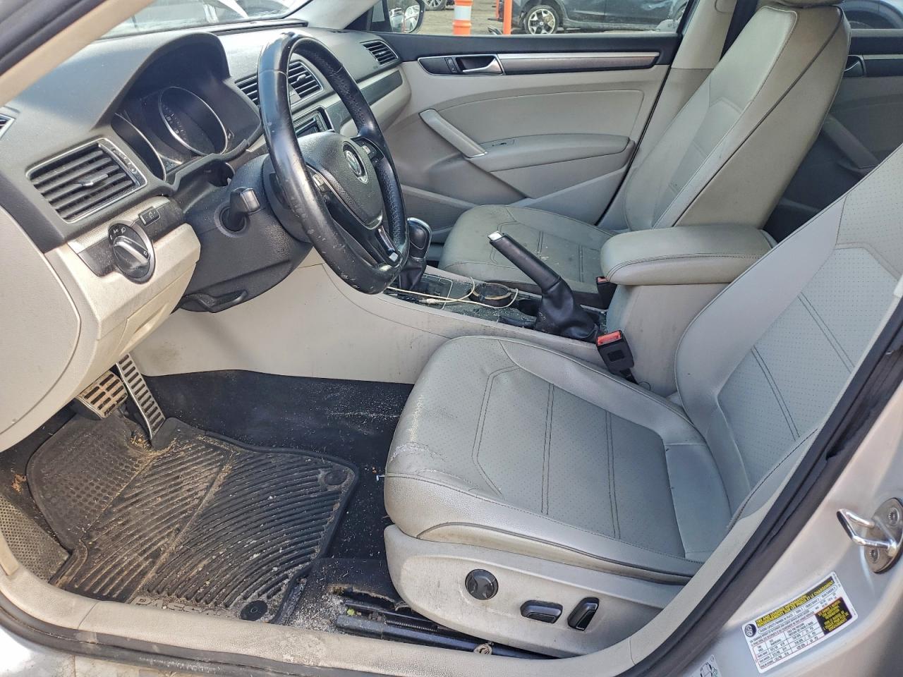 2018 VOLKSWAGEN PASSAT S photo 7