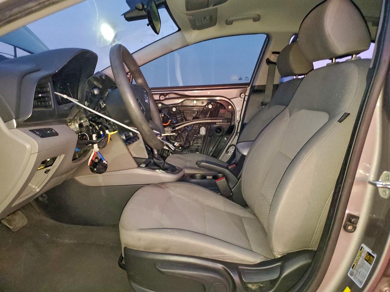2020 HYUNDAI ELANTRA SE photo 7
