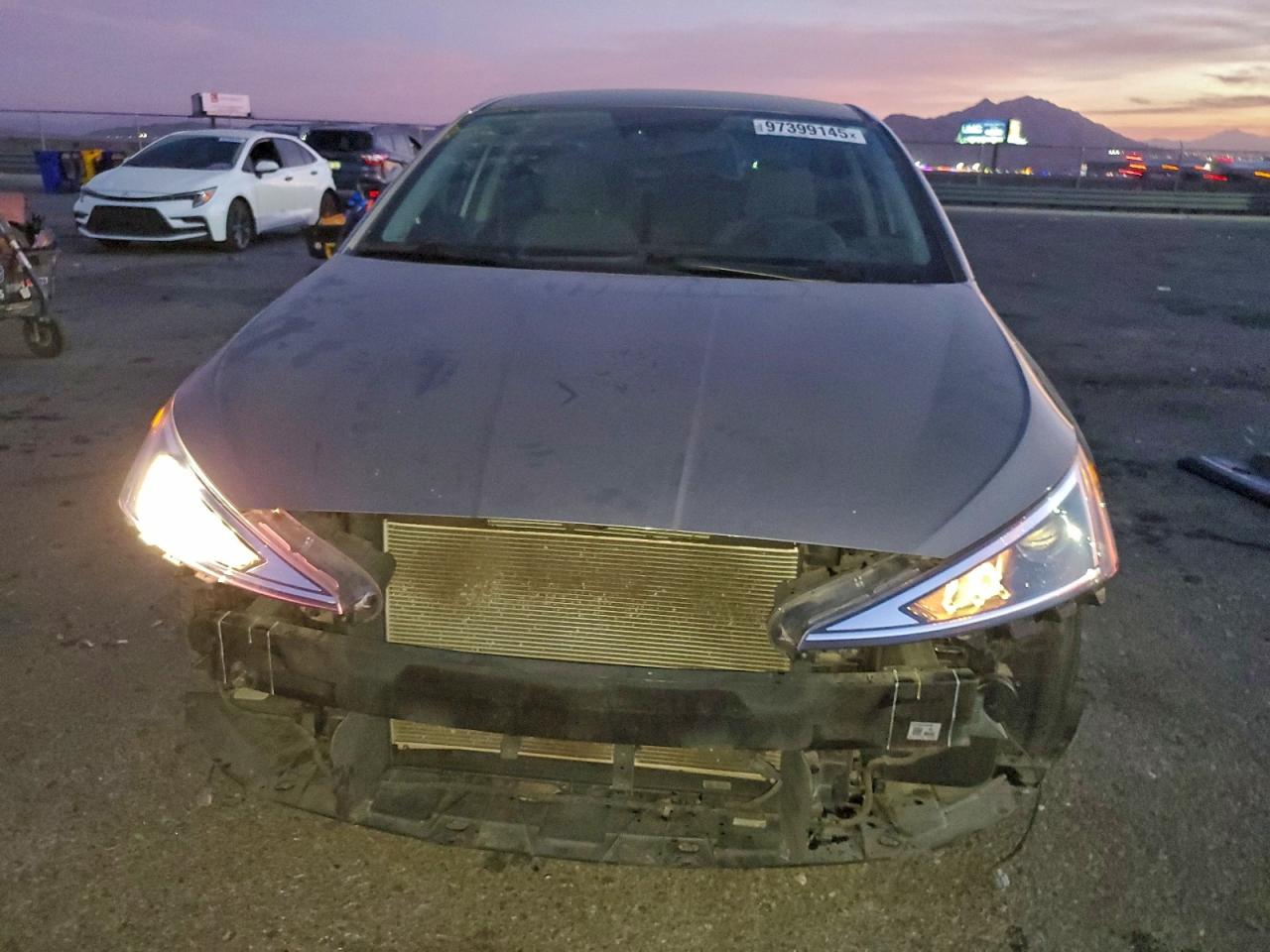 2020 HYUNDAI ELANTRA SE photo 5