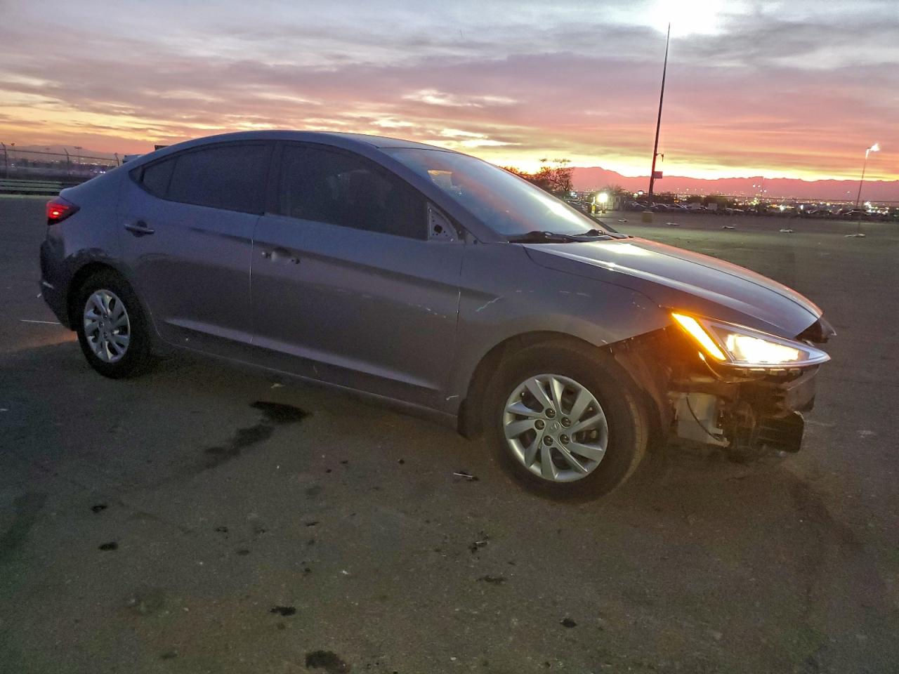 2020 HYUNDAI ELANTRA SE photo 4