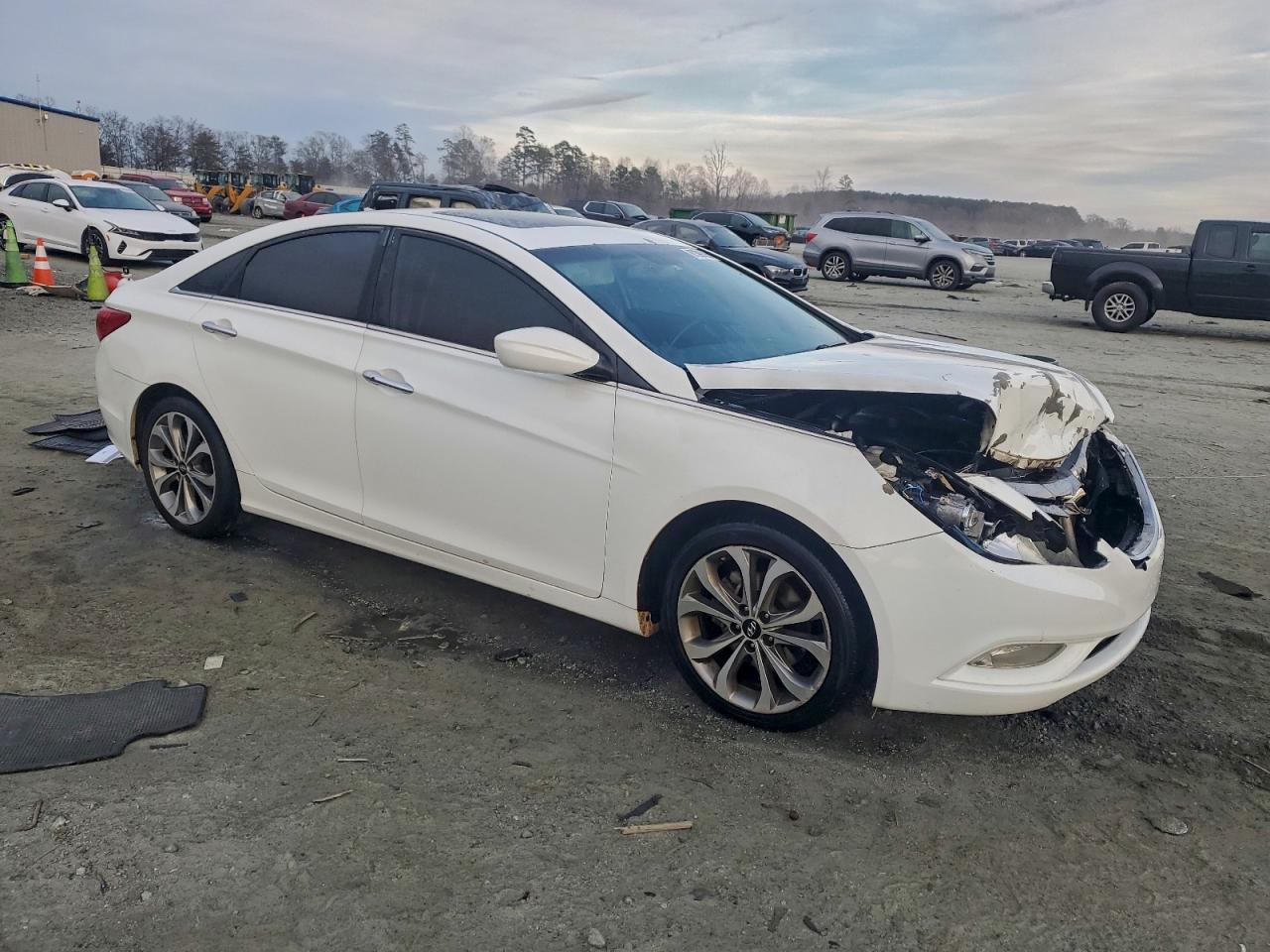 2013 HYUNDAI SONATA SE photo 4