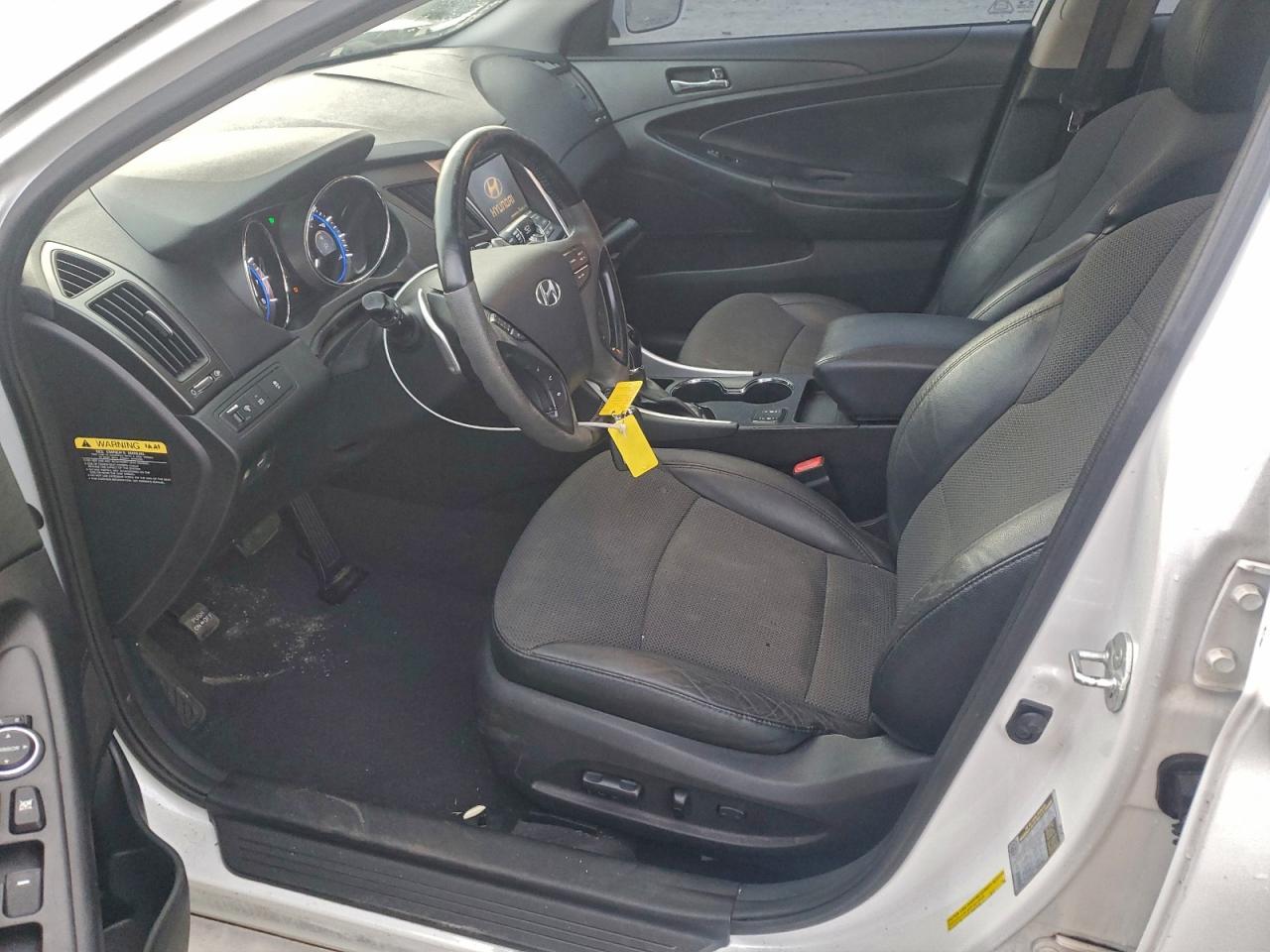 2013 HYUNDAI SONATA SE photo 7