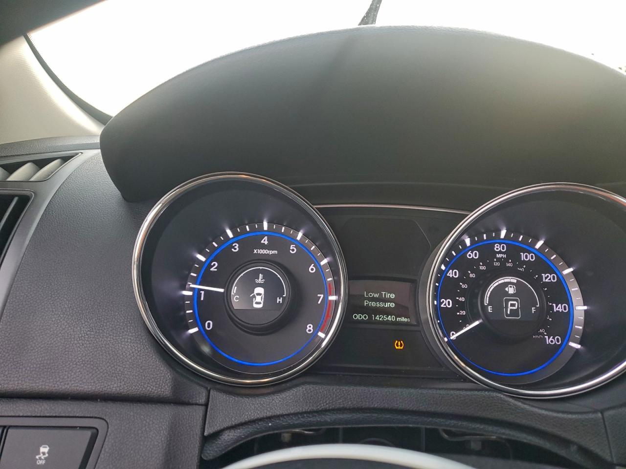 2013 HYUNDAI SONATA SE photo 9