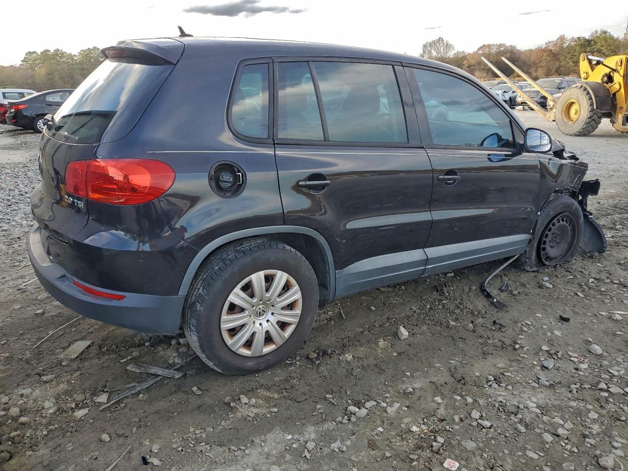 2012 VOLKSWAGEN TIGUAN S photo 3