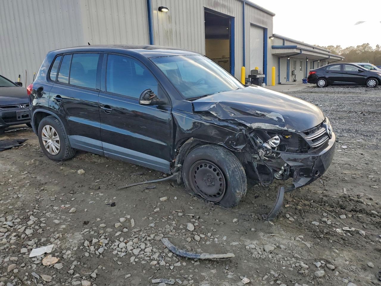 2012 VOLKSWAGEN TIGUAN S photo 4