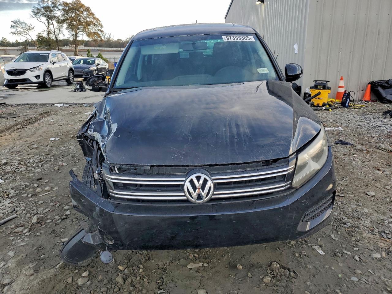 2012 VOLKSWAGEN TIGUAN S photo 5