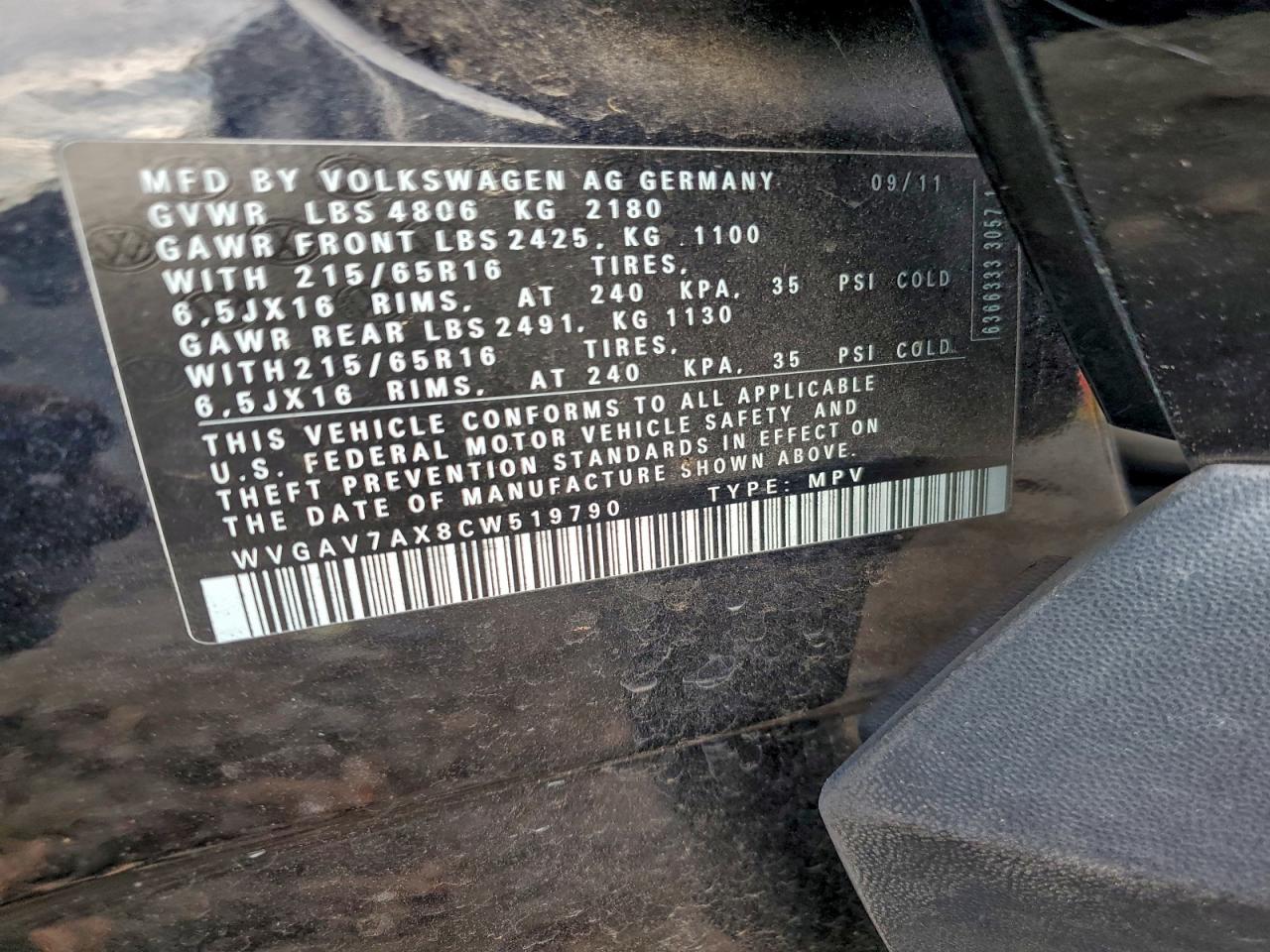 2012 VOLKSWAGEN TIGUAN S photo 13