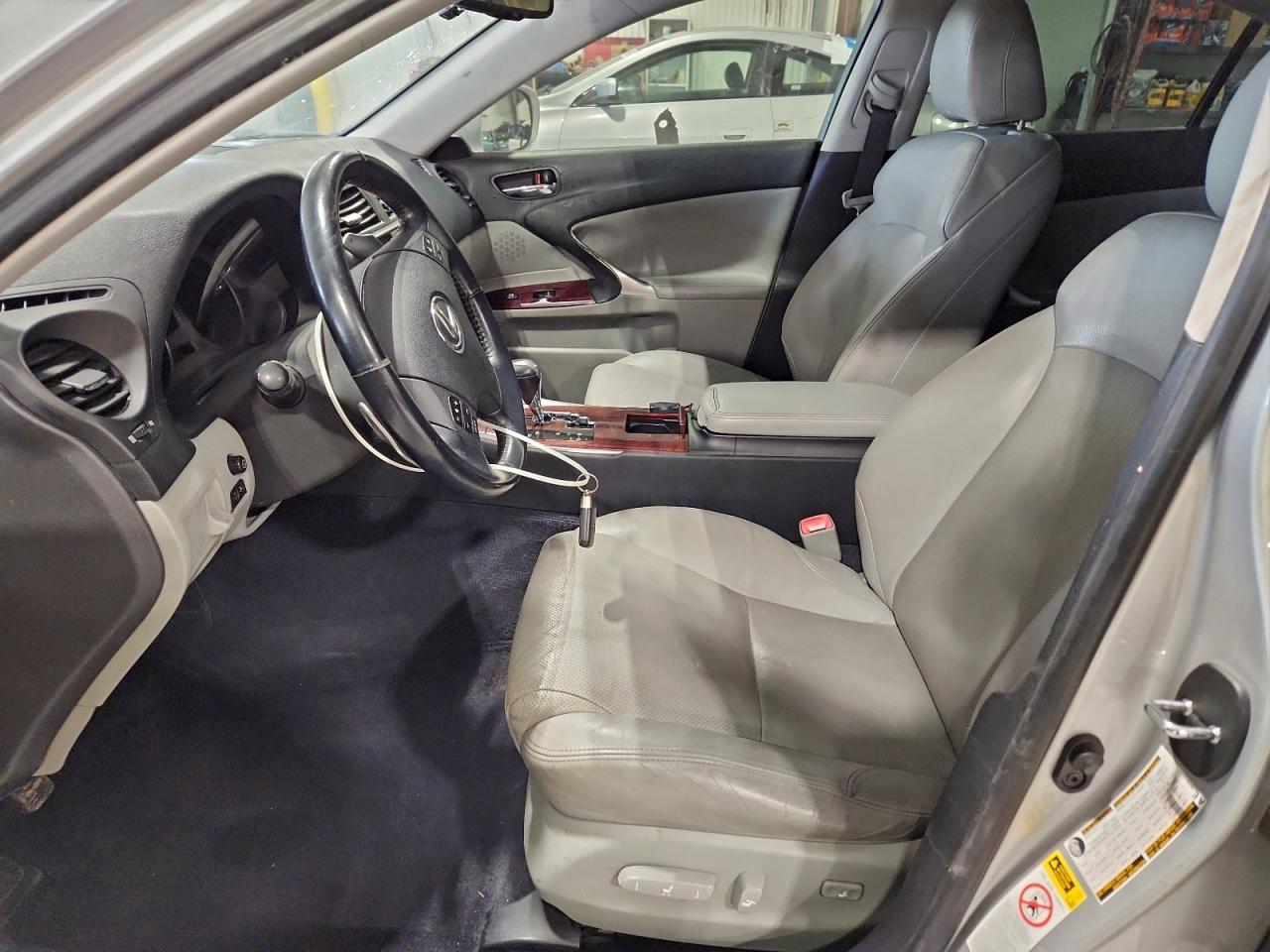 2008 LEXUS IS 250 photo 7