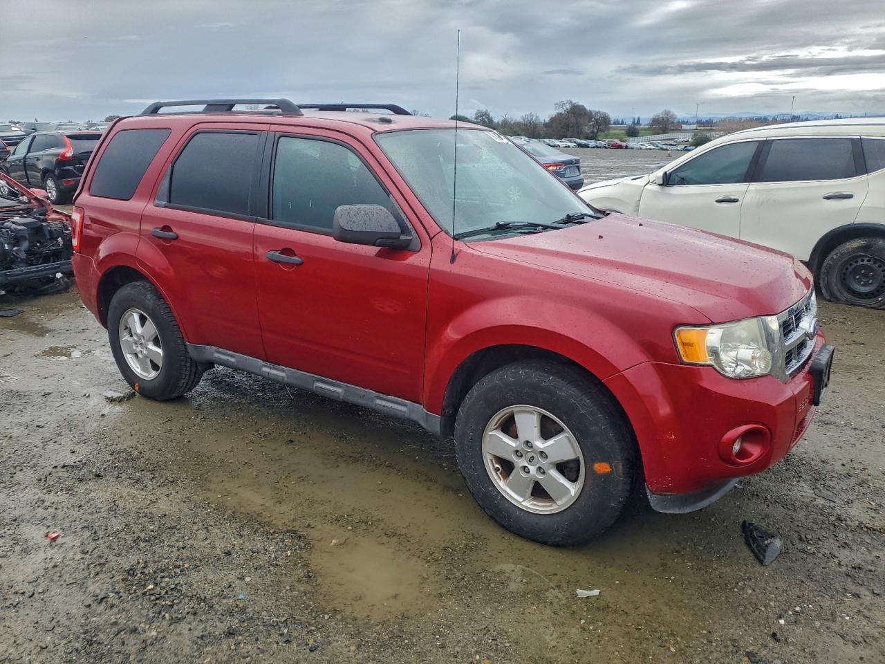 2011 FORD ESCAPE XLT photo 4