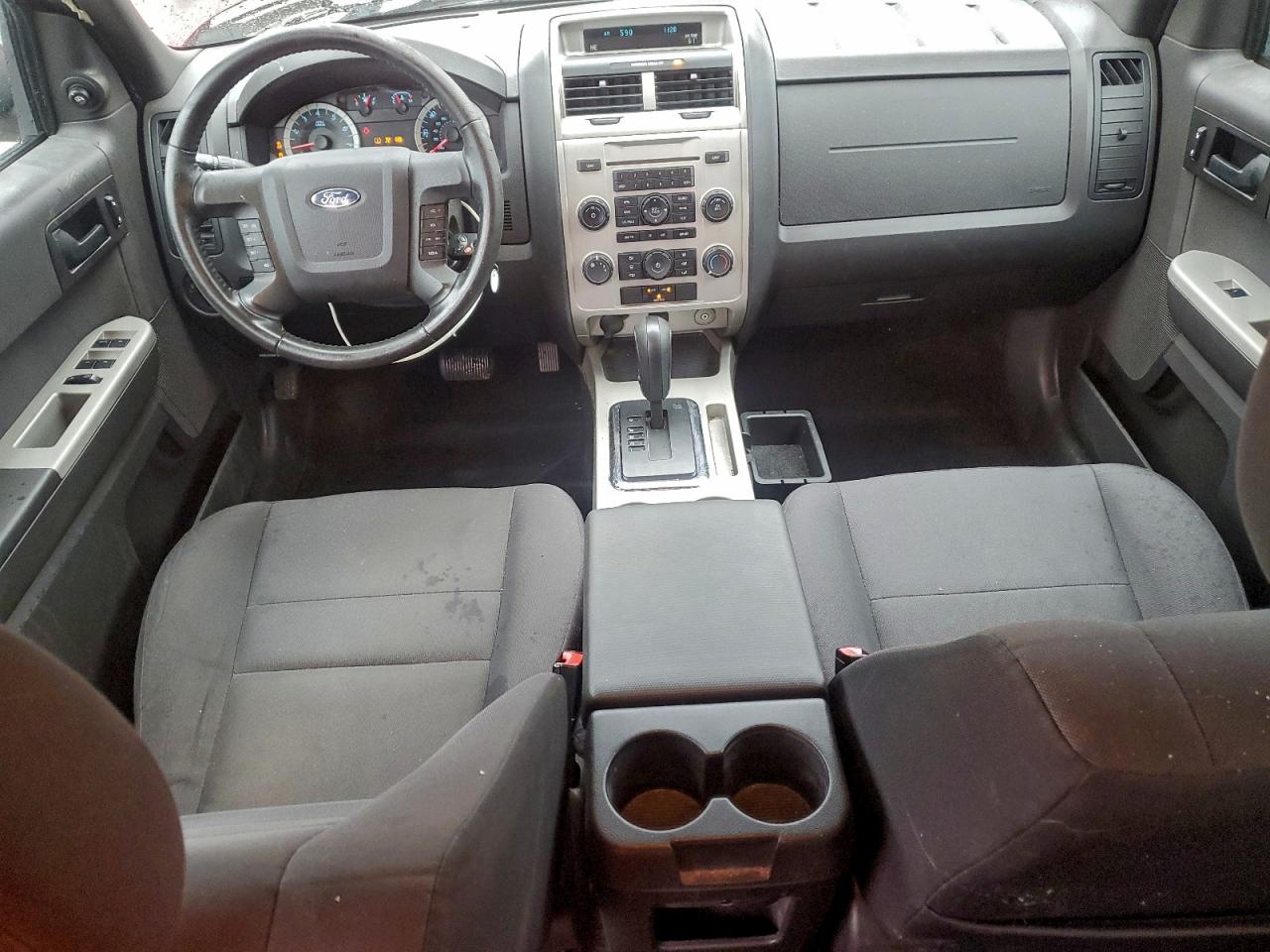 2011 FORD ESCAPE XLT photo 8