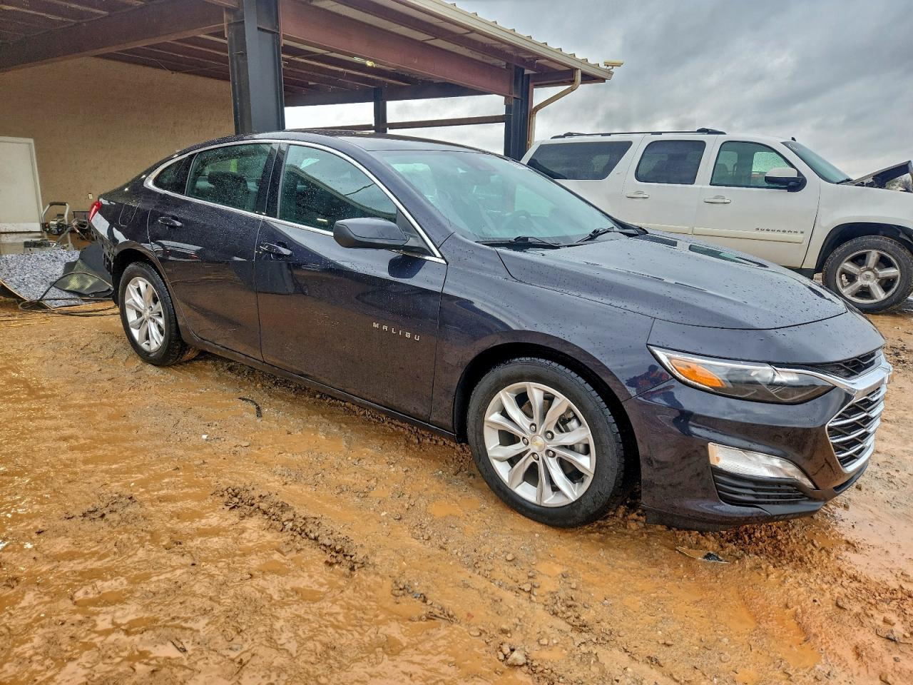 2023 CHEVROLET MALIBU LT photo 4