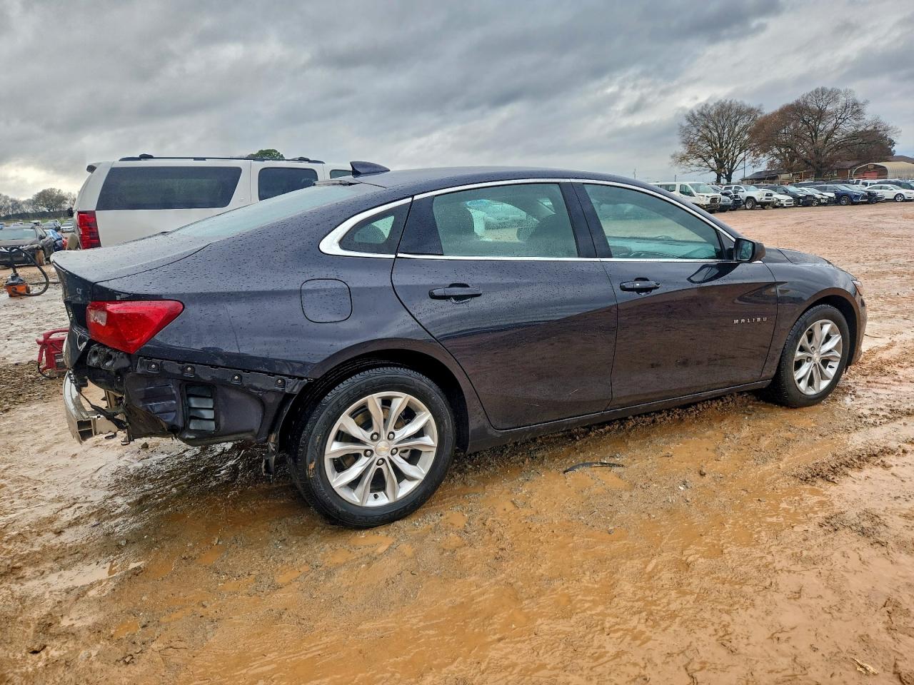 2023 CHEVROLET MALIBU LT photo 3