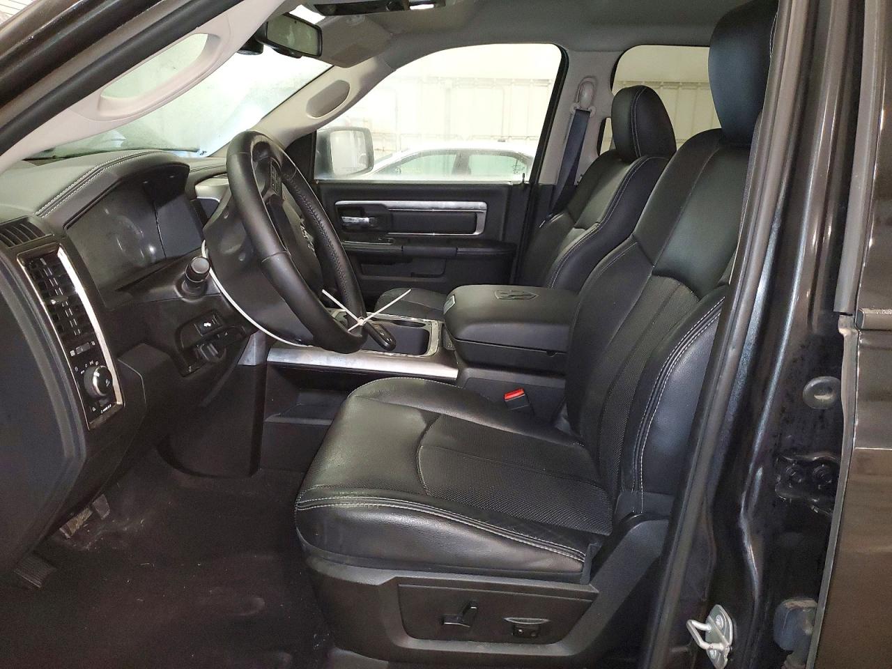 2018 RAM 1500 SPORT photo 7