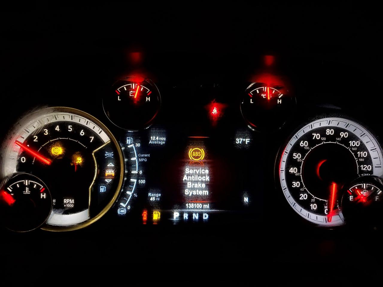 2018 RAM 1500 SPORT photo 9
