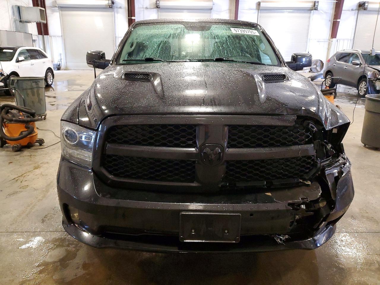 2018 RAM 1500 SPORT photo 5