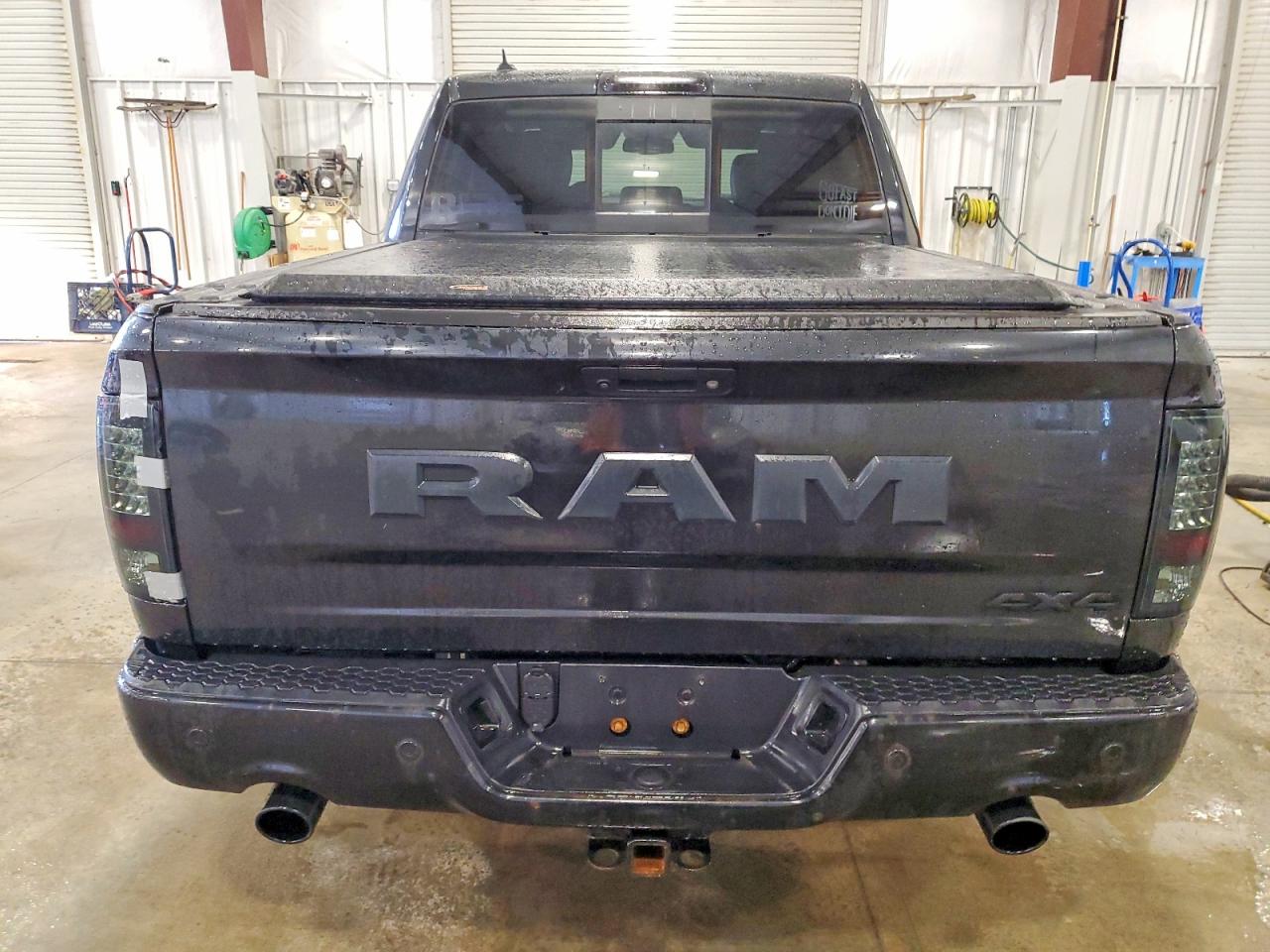 2018 RAM 1500 SPORT photo 6