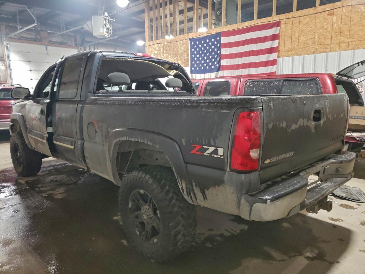 2004 CHEVROLET SILVERADO K1500 photo 2