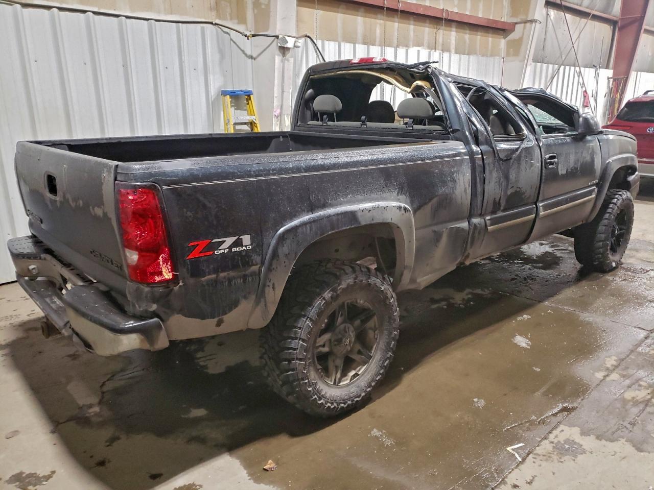 2004 CHEVROLET SILVERADO K1500 photo 3