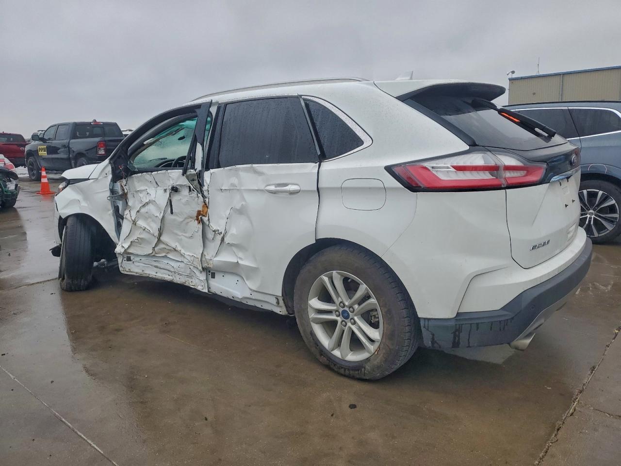 2019 FORD EDGE SEL photo 2