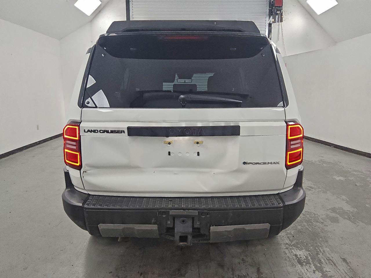 2024 TOYOTA LAND CRUISER BASE photo 6