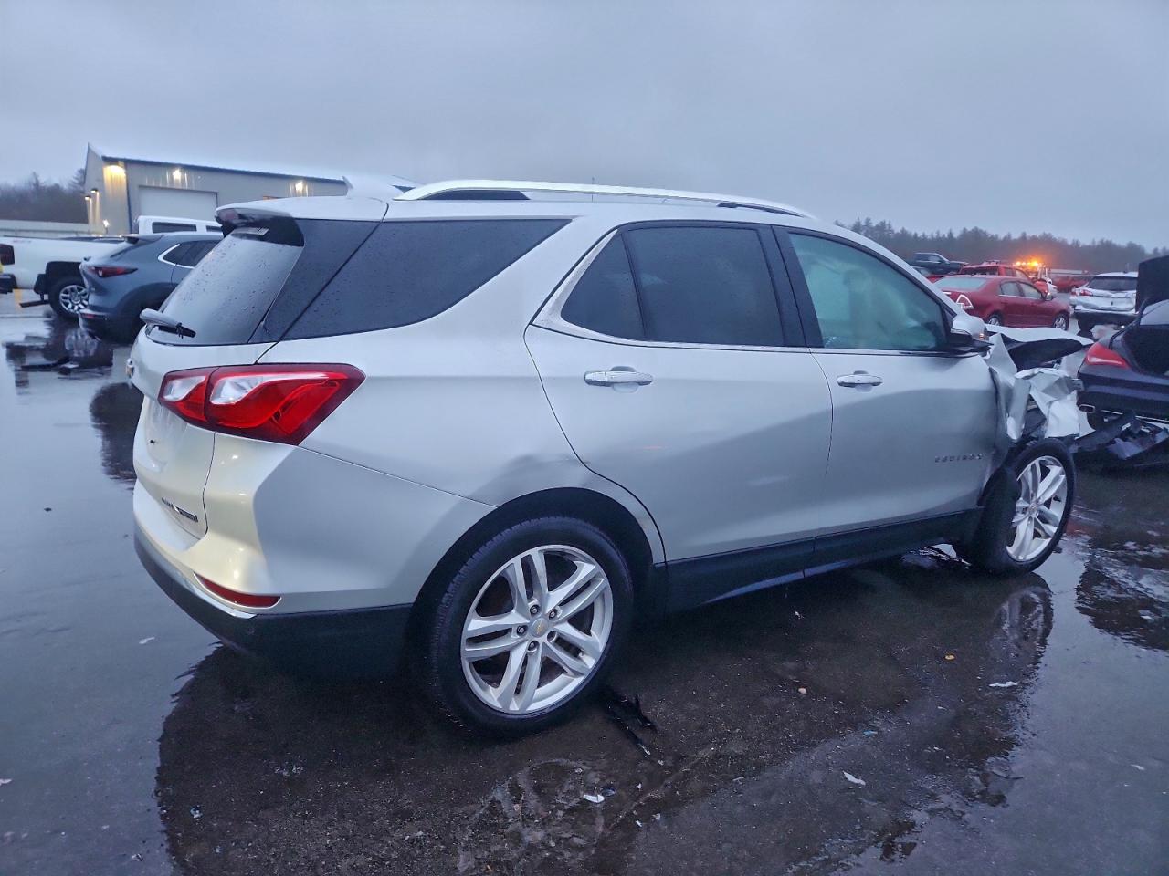 2018 CHEVROLET EQUINOX PREMIER photo 3