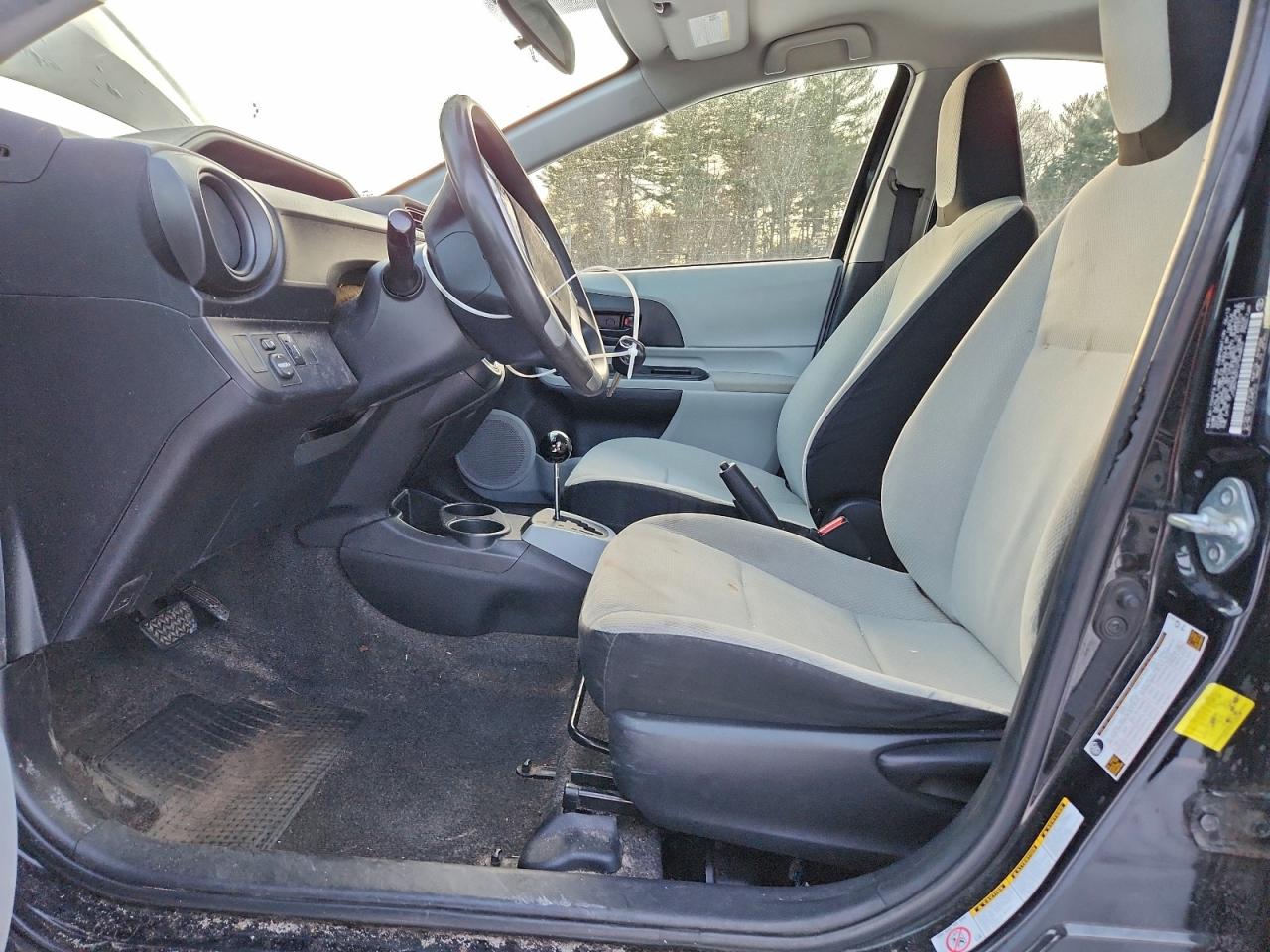 2013 TOYOTA PRIUS C photo 7