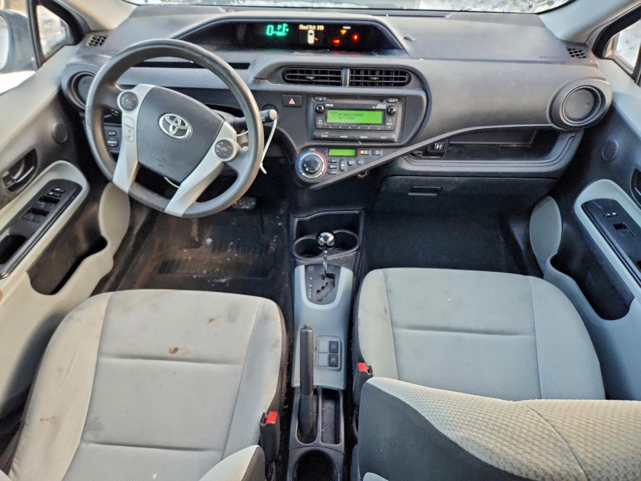 2013 TOYOTA PRIUS C photo 8
