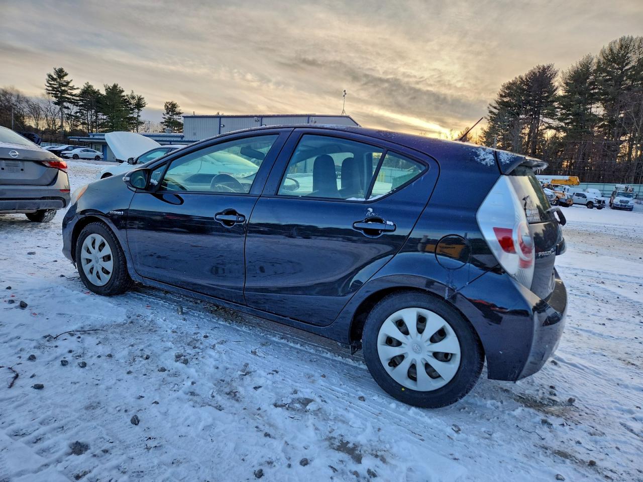 2013 TOYOTA PRIUS C photo 2