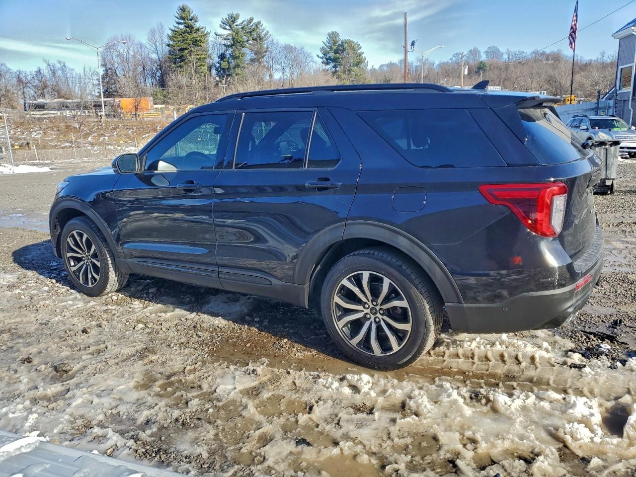 2020 FORD EXPLORER ST photo 2