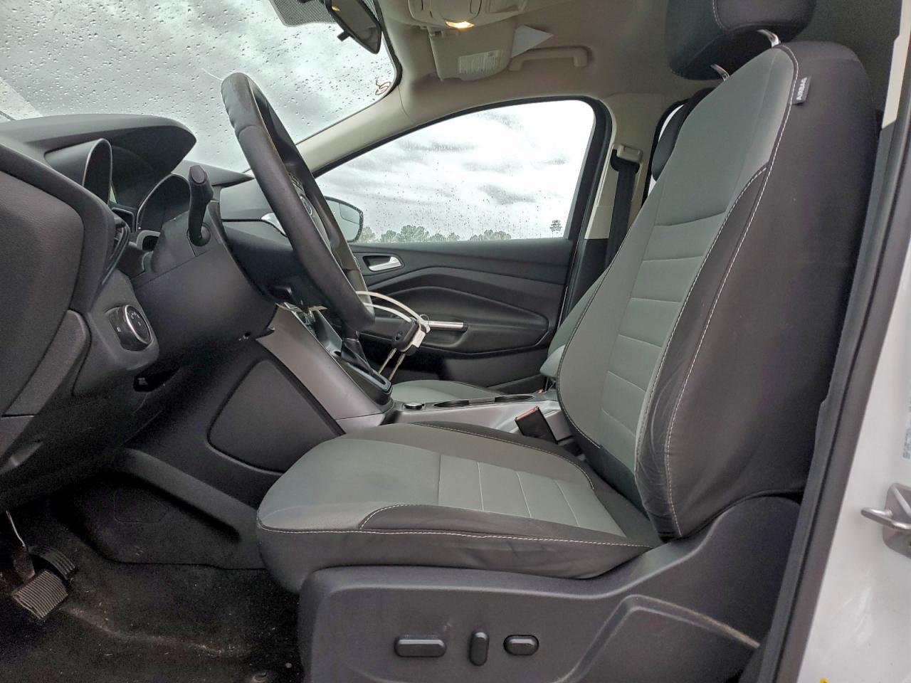2016 FORD ESCAPE SE photo 13