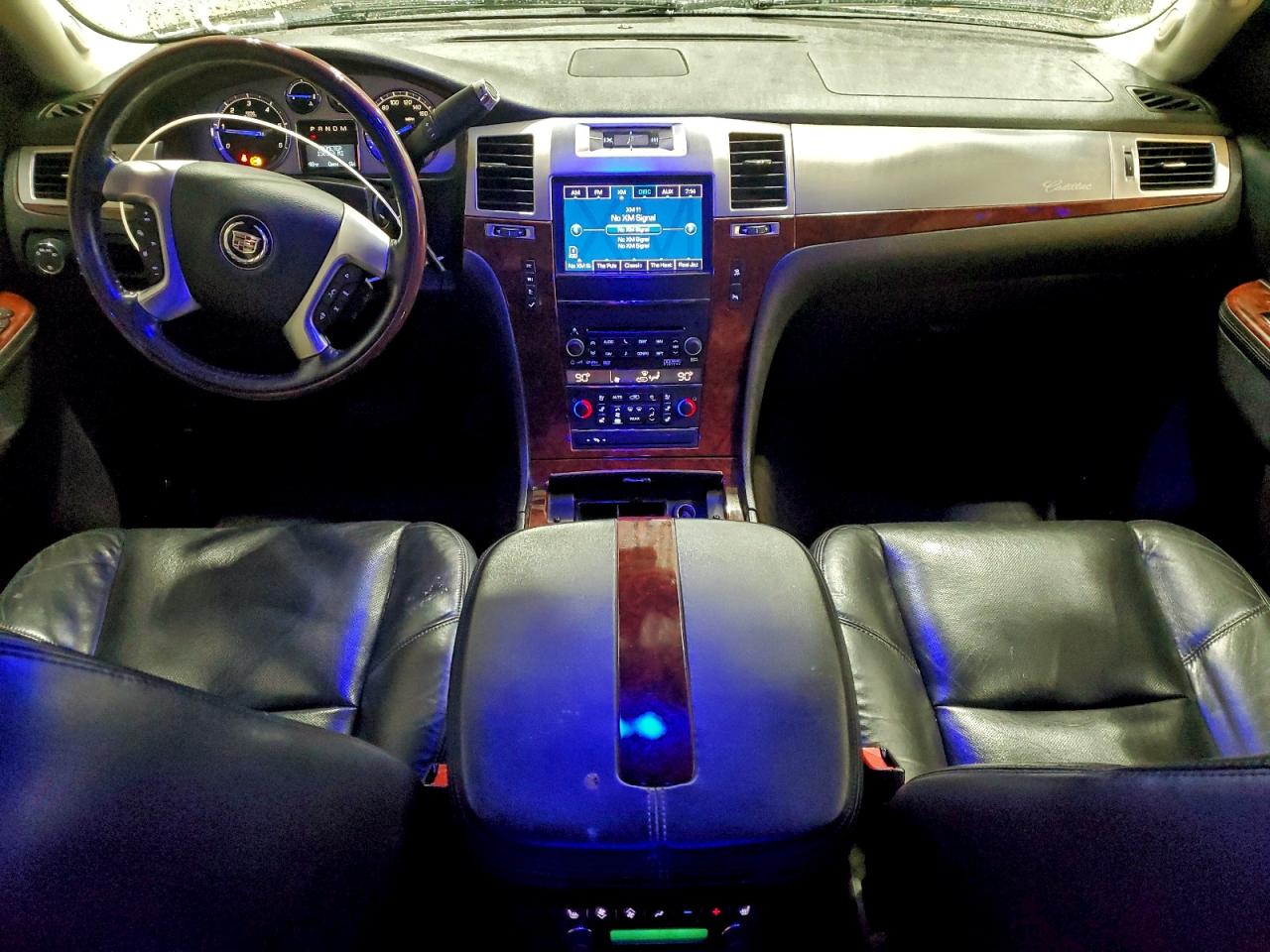 2011 CADILLAC ESCALADE LUXURY photo 8