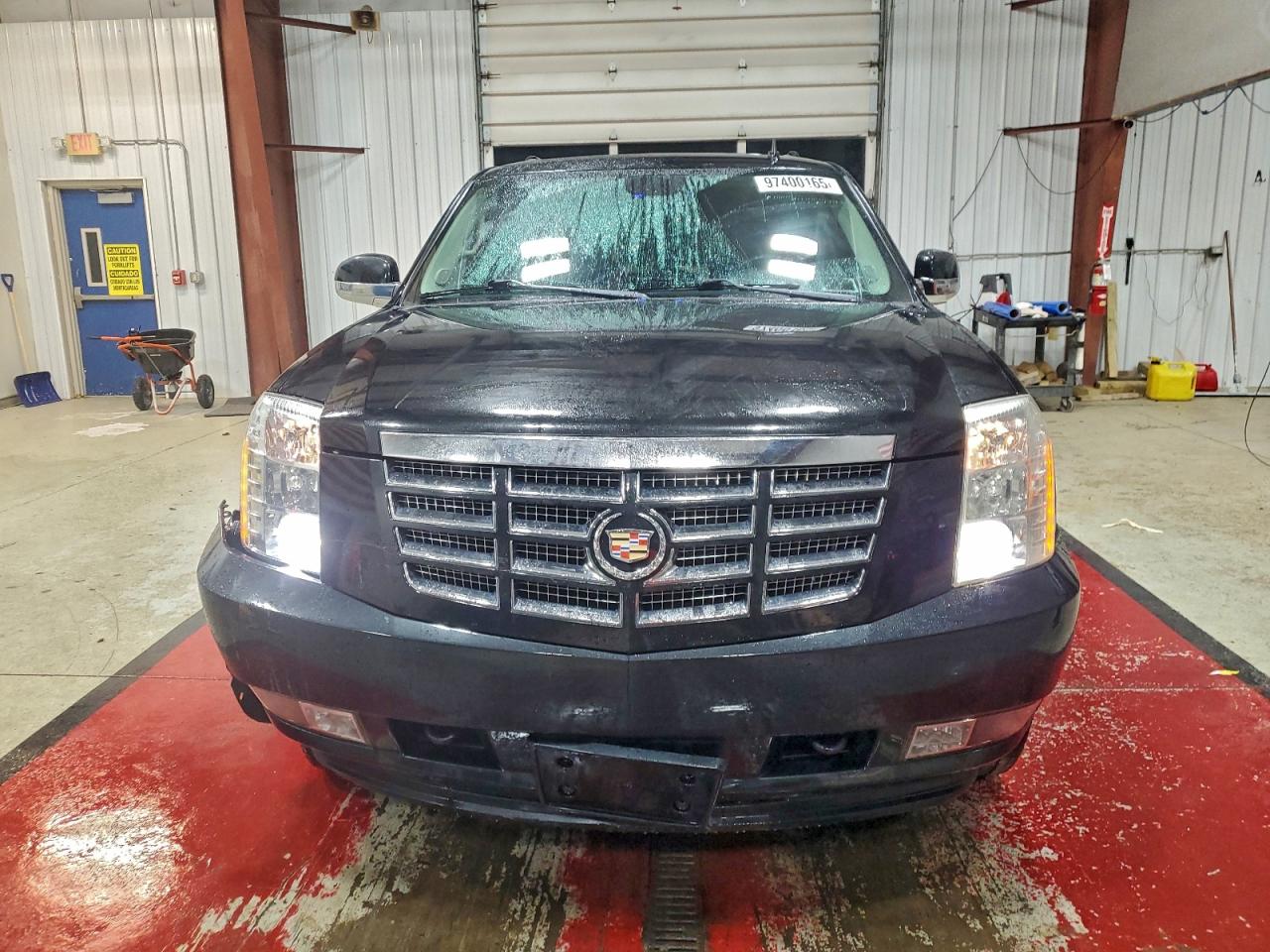 2011 CADILLAC ESCALADE LUXURY photo 5