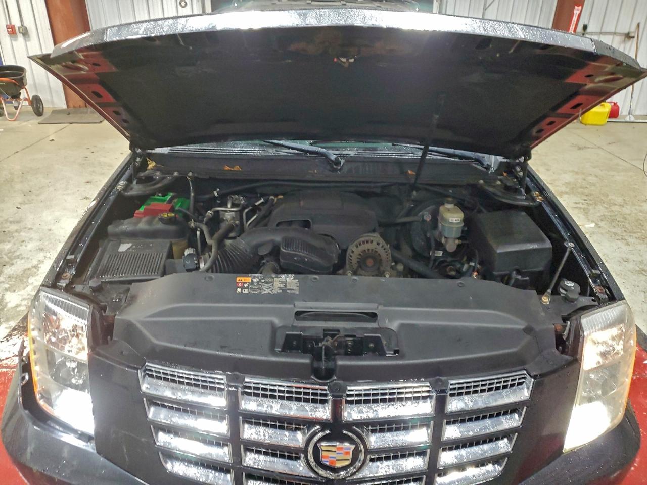 2011 CADILLAC ESCALADE LUXURY photo 12