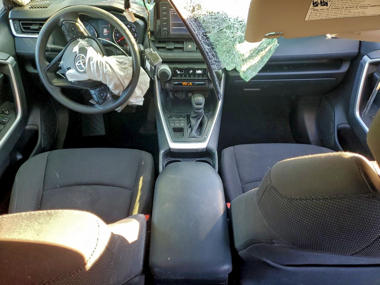 2019 TOYOTA RAV4 LE photo 8