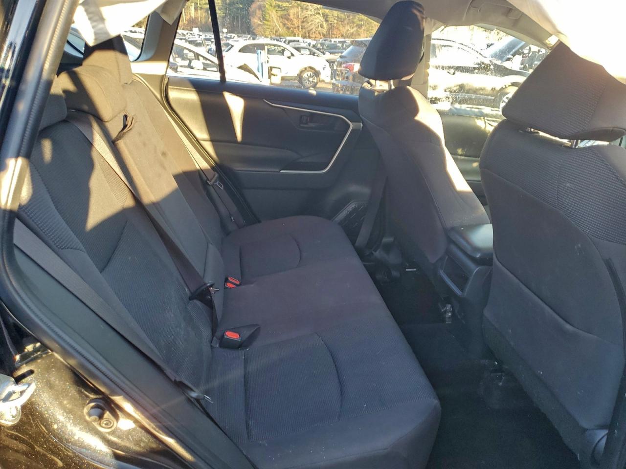 2019 TOYOTA RAV4 LE photo 11