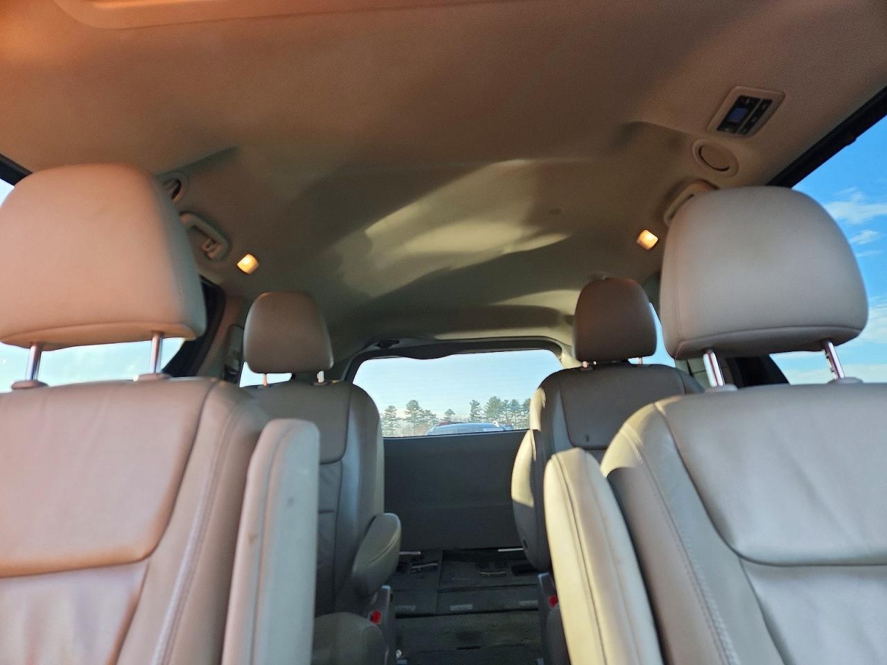 2015 TOYOTA SIENNA XLE photo 10