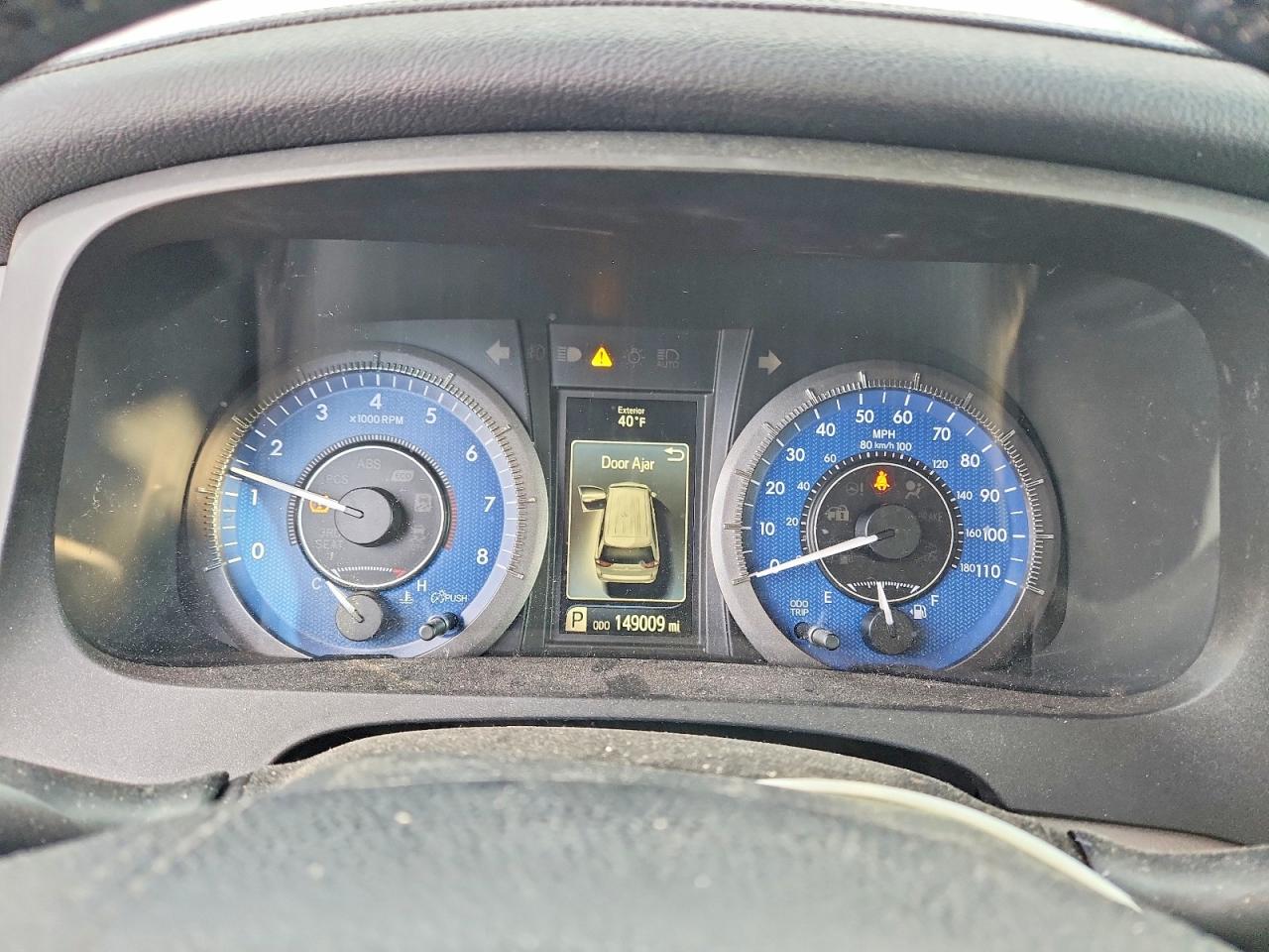 2015 TOYOTA SIENNA XLE photo 9