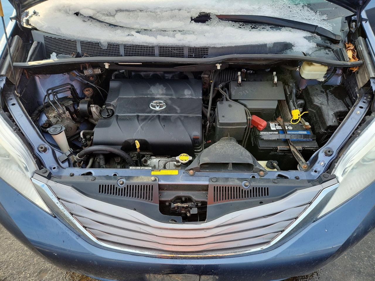 2015 TOYOTA SIENNA XLE photo 12
