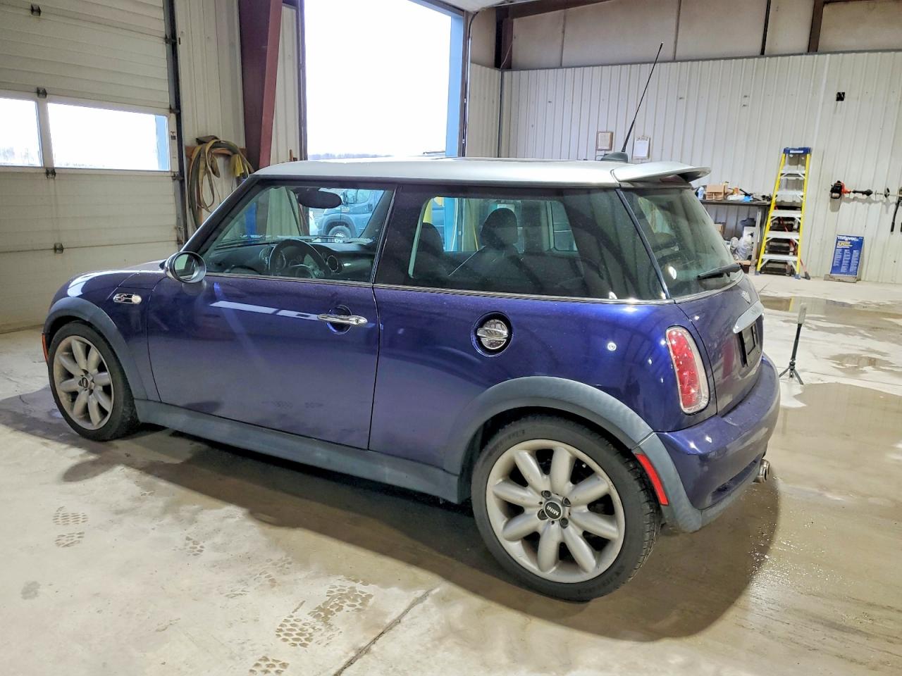 2006 MINI COOPER S photo 2