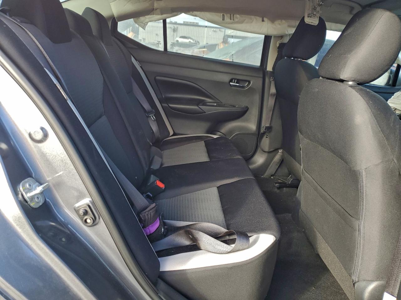 2020 NISSAN VERSA SV photo 10