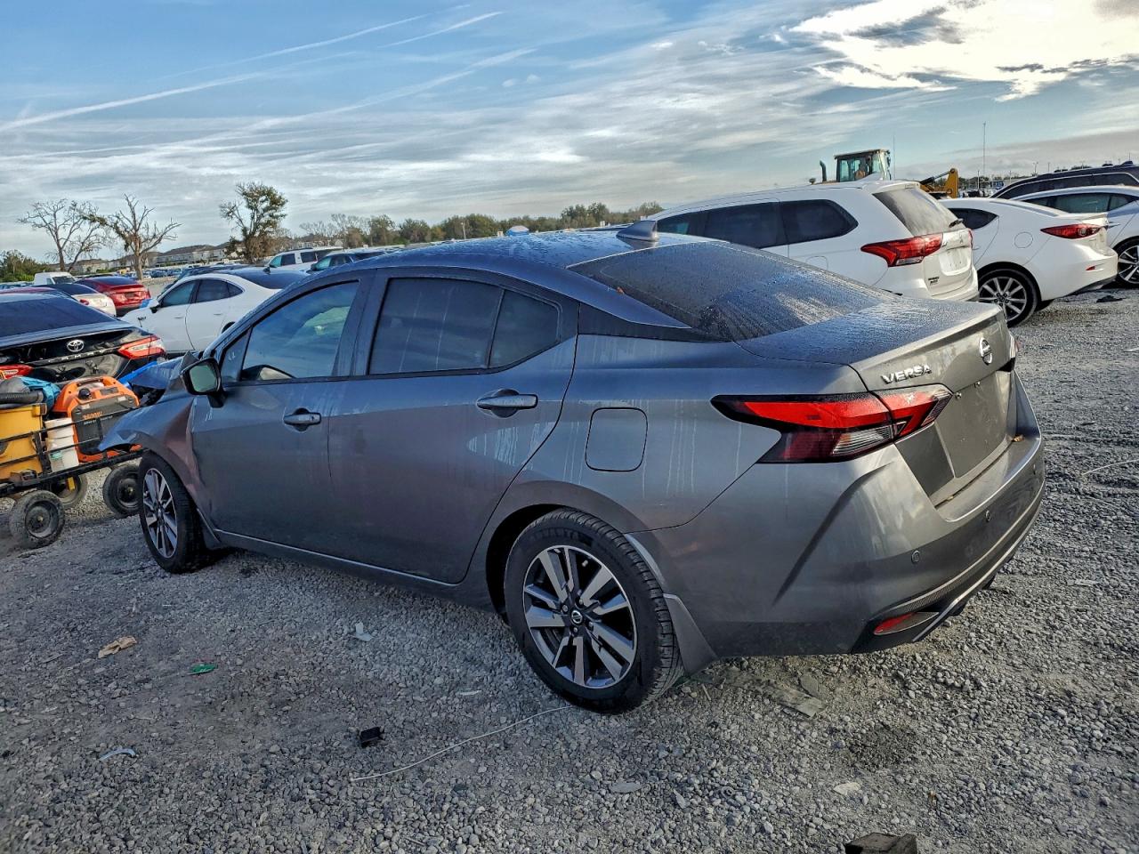 2020 NISSAN VERSA SV photo 2