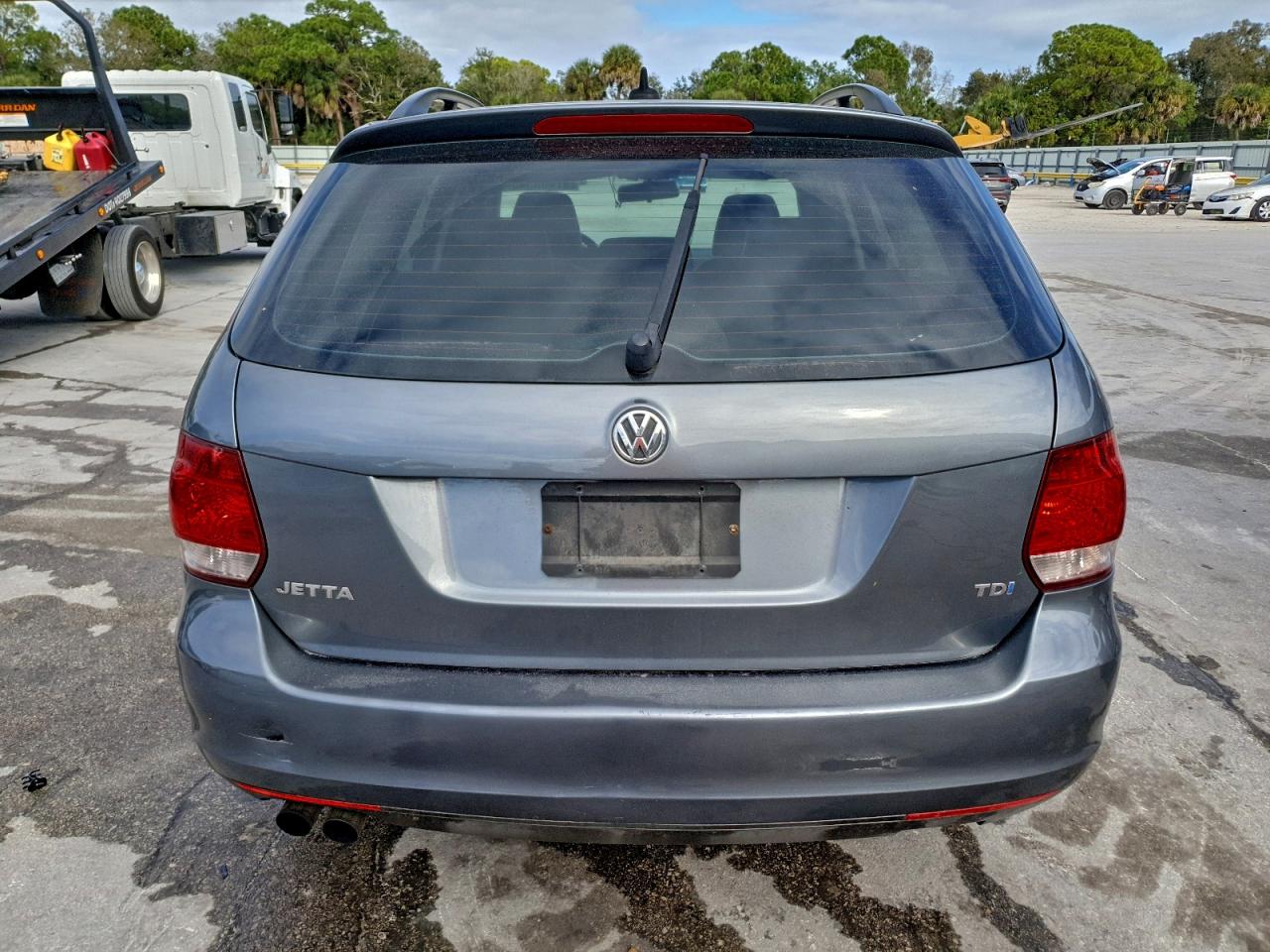 2011 VOLKSWAGEN JETTA TDI photo 6