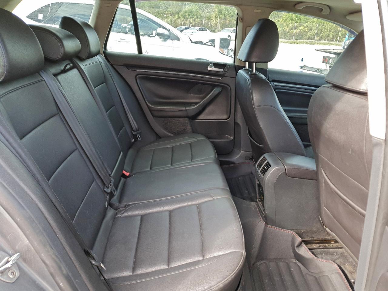 2011 VOLKSWAGEN JETTA TDI photo 10