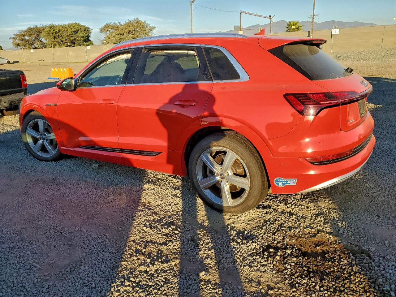 2019 AUDI E-TRON PREMIUM PLUS photo 2