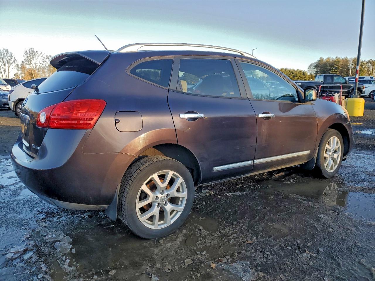 2011 NISSAN ROGUE S photo 3